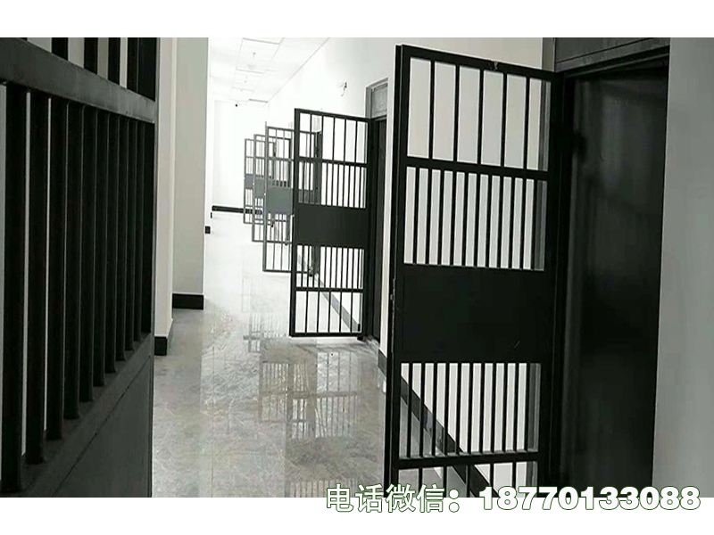 新浦监狱宿舍铁门